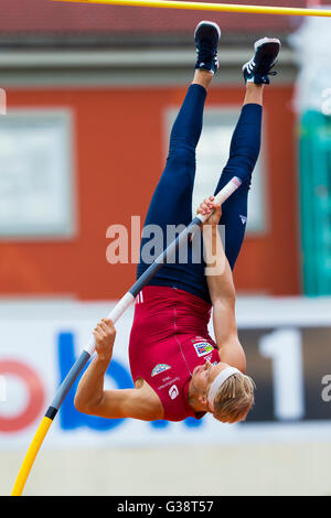 Oslo, Norvegia. 09 Giugno, 2016. Diamond League Bislett Games. Eirik Dolve di Norvegia compete in pole vault durante la IAAF Diamond League tenutasi presso la Exxon Mobil Bislett Games di Oslo, Norvegia. Credito: Azione Sport Plus/Alamy Live News Foto Stock