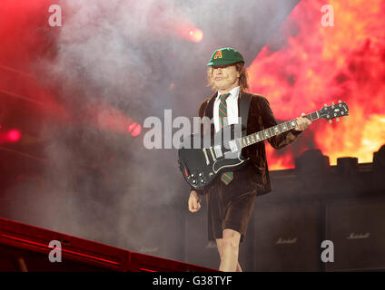 Manchester, Regno Unito. Il 9 giugno, 2016. AC/DC eseguendo sulla loro 'Rock o busto' Tour a Manchester Etihad Stadium Credito: Ernie Pollard/Alamy Live News Foto Stock