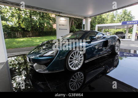 Torino, Italia. 09 Giugno, 2016. Torino car show,dal 8 al 12 giugno 2016. McLaren 570 GT Credito: RENATO VALTERZA/Alamy Live News Foto Stock