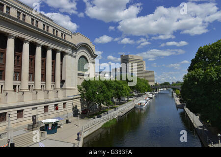 Convenzione di Ottawa Centro, Rideau Canal, Ottawa, Ontario, Canada Foto Stock