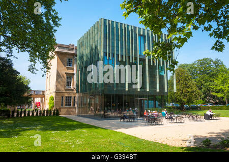 L'Holburne Museum, bagno, Somerset, Regno Unito mostra giardino posteriore e nuovo cafe Foto Stock