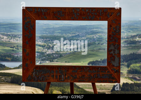 Holmfirth centro città Holme Valley, entro il Metropolitan Borough di Kirklees, West Yorkshire, Inghilterra da Cliffe Lane hill Foto Stock