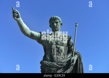 Denkmal Augusto, Via dei Fori Imperiali, Rom, Italien Foto Stock