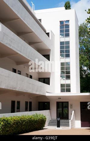 Il Bauhaus influenzato 1930 Isokon modernista appartamento edificio, progettato da Wells Coates, Hampstead, Londra. Foto Stock