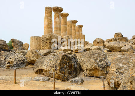 Tempio di Eracle nella Valle dei Templi, Agrigento, Sicilia, Italia Foto Stock