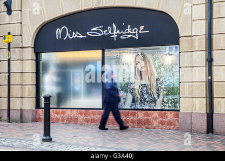 Miss Selfridge store in Fishergate e Friargate nel quartiere centrale degli affari della north western Lancashire città di Preston, Regno Unito Foto Stock