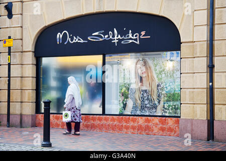 Miss Selfridge store in Fishergate e Friargate nel quartiere centrale degli affari della north western Lancashire città di Preston, Regno Unito Foto Stock