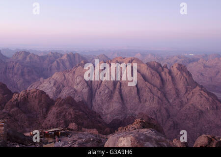 Vista dalla cima del monte Sinai al tramonto, Egitto Foto Stock