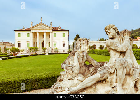 Vicenza, Italia - 13 Maggio 2015: Villa Cordellina Lombardi, costruito nel XVIII secolo su progetto dell architetto Giorgio Massari su me Foto Stock