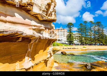 Le formazioni rocciose a Haven, Terrigal Beach, NSW Australia, con il blu del cielo Foto Stock