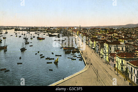 Salonicco, Grecia - Porto come visto dalla cima della Torre Bianca. Data: circa 1920 Foto Stock