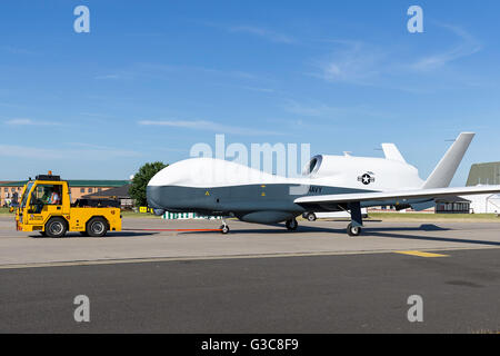 Northrop Grumman MQ-4C Triton U.S Navy unmanned ampia zona marittima aeromobili di sorveglianza Foto Stock