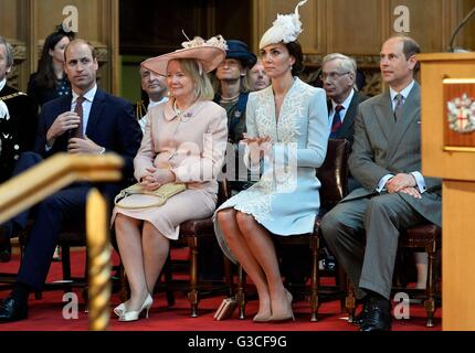 Il Duca di Cambridge (sinistra), Signora Sindaco Mountevans Juliet (seconda a sinistra), la Duchessa di Cambridge e il Conte di Wessex durante un ricevimento presso la Guildhall, Londra, a seguito del servizio nazionale di ringraziamento nella Cattedrale di St Paul come parte della regina Elisabetta II è il novantesimo compleanno di eventi. Foto Stock