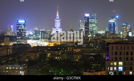 Centro di Varsavia di notte Foto Stock