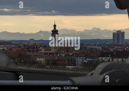 Vista sulle Alpi, Stadio Olimpico, Monaco di Baviera, Germania Foto Stock