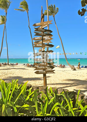 Repubblica Dominicana, Playa Bavaro, Punta Cana, spiaggia, segnaletica Foto Stock