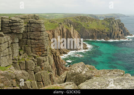 Cornovaglia, Inghilterra meridionale, Gran Bretagna, la nebbia e il paesaggio costiero sul sud-ovest-percorso tra Porthcurno e Land's End, Foto Stock