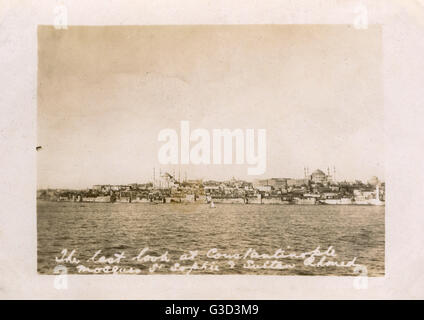 HMS Marlborough lascia Istanbul, Turchia - Agosto 1923 Foto Stock