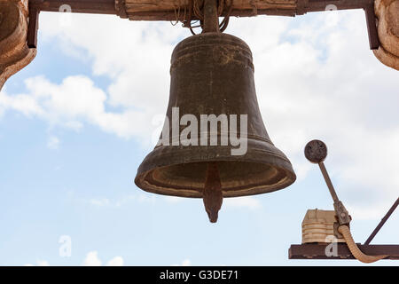 Campana nel campanile di San Giovanni degli Eremiti Chiesa, Palermo, Sicilia, Italia Foto Stock