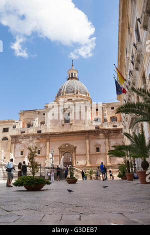 La Chiesa di Santa Caterina, Municipio e parte della Fontana Pretoria, Piazza Pretoria, Palermo, Sicilia, Italia Foto Stock