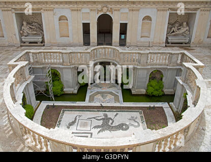 Italien, Rom, Museo Nazionale Etrusco di Villa Giulia, Nymphäum im Zweiten Innenhof. Der Fontana dell'acqua Vergine, geplant und Foto Stock