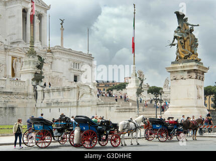 Italien, Rom, Monumento Nazionale a Vittorio Emanuele II (Vittoriano), im Volksmund auch als Schreibmaschine bezeichnet. Foto Stock