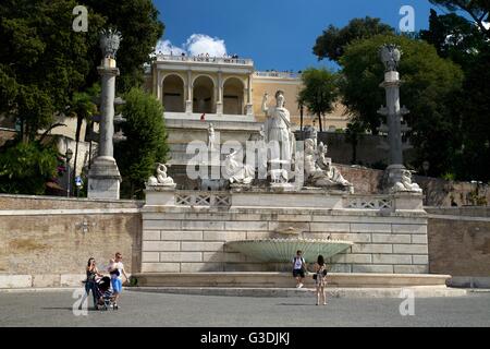 La terrazza del Pincio con le statue della Dea Roma tra il Tevere e Aniene, Piazza del Popolo, Roma, Lazio, l'Italia, Europa Foto Stock