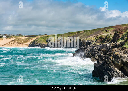 Guardando indietro verso Crantock Beach da Pentire Point West. Foto Stock