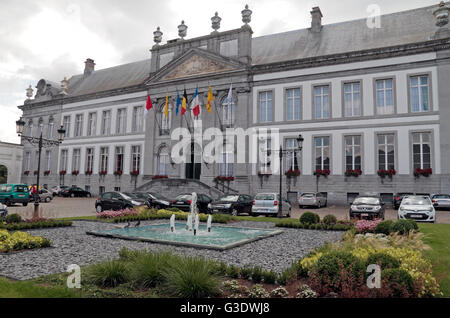 L' Hotel de Ville a Tournai, Hainaut, Belgio. Foto Stock