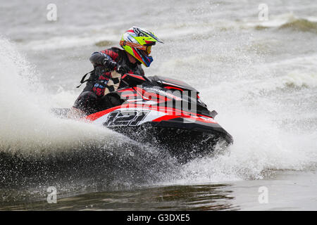 British Summer Jetski Championships Sporting Events , Round 3 Crosby Marine Lake, Lakeside Adventure marina Center; freestyler jetski - Jet Ski Ra Foto Stock