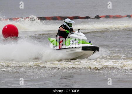 British Summer Jetski Championships Sporting Events , Round 3 Crosby Marine Lake, Lakeside Adventure marina Center; freestyler jetski - Jet Ski Ra Foto Stock