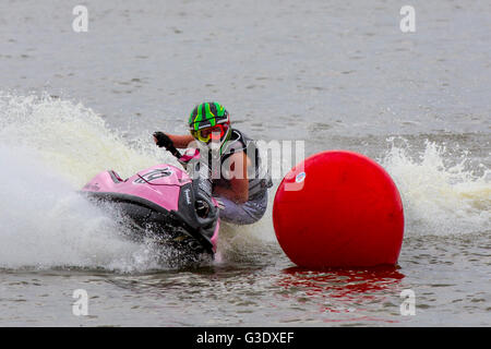 British Summer Jetski Championships Sporting Events , Round 3 Crosby Marine Lake, Lakeside Adventure marina Center; freestyler jetski - Jet Ski Ra Foto Stock