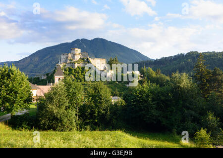 Frazione di Klamm, castello rovina Klamm, chiesa parrocchiale di St . Martin, Austria, Niederösterreich, Bassa Austria, Wiener Alpen, Breitenst Foto Stock