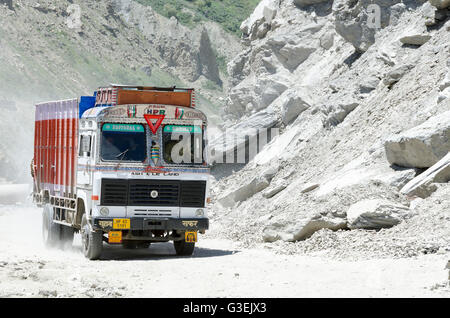 Allestita carrello, vicino Sissu, Manali - Leh Road, Himachal Pradesh, India, Foto Stock