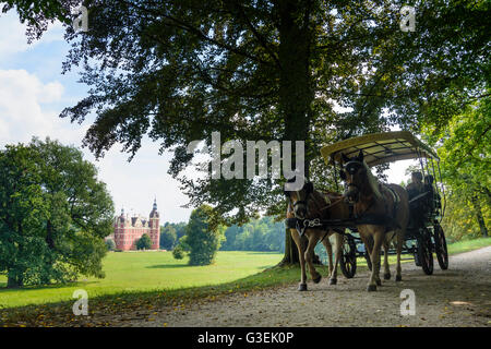 Muskau Park: Nuovo Palazzo, carrello, Germania, Sassonia, Sassonia, , Bad Muskau Foto Stock