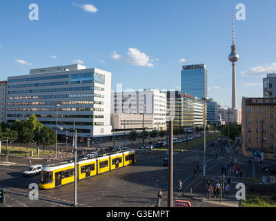 Una vista da Soho house con la Fernsehturm in background Foto Stock