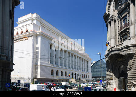 La Banca nazionale e la Biblioteca nazionale ( a destra), Romania Bucarest Bucuresti Foto Stock