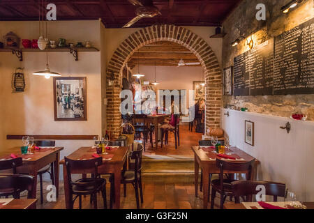 L'Italia, Veneto, Osteria La Guerriero, interni tipici, italiano, Foto Stock