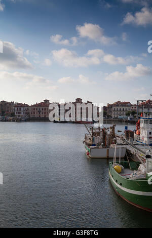 Saint Jean de Luz harbour nel Pays Basque, Francia Foto Stock