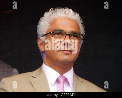 Ashok Sridharan, il nuovo sindaco della città di Bonn, Germania, fino al giorno della Bundeswehr Foto Stock