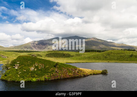 Snowdon in Snowdonia vista da ovest. Foto Stock