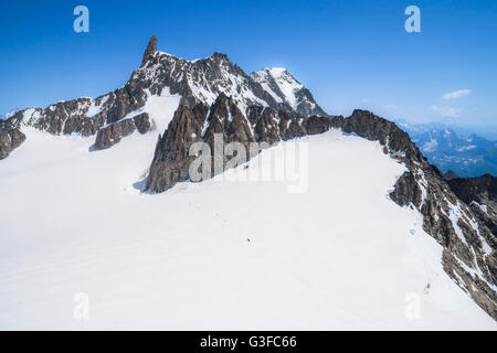 Punta Helbronner montagna - 3462] m, Monte Bianco massiccio nelle Alpi (Mont Blanc), Courmayeur ,Valle d'Aosta ,Italia Foto Stock