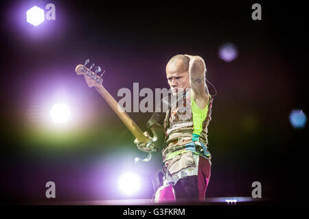 Landgraaf, Paesi Bassi 10 giugno 2016 red hot chili peppers eseguire live at pinkpop festival 2016 credit: Roberto finizio/ alamy live news Foto Stock