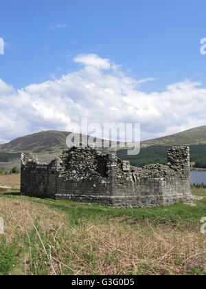 Loch Doon Castle e Loch Doon, East Ayrshire, in Scozia, Regno Unito Foto Stock