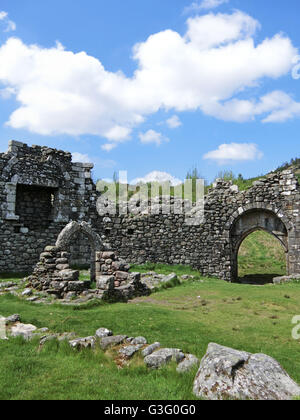 Loch Doon Castle e Loch Doon, East Ayrshire, in Scozia, Regno Unito Foto Stock