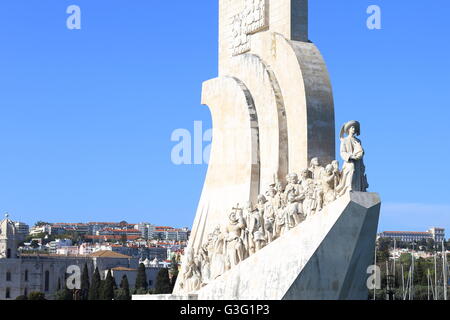 Il Monumento delle Scoperte sulle rive del Portogallo il fiume Tago a Belem, Lisbona. Foto Stock