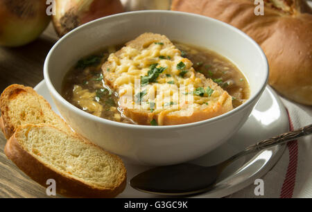 Zuppa di cipolle francese Foto Stock