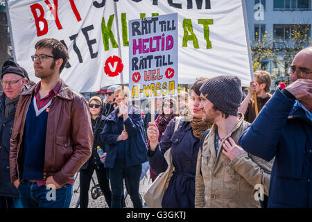 Malmö, Svezia. 01 Maggio, 2016. La parte sinistra del lavoro del giorno dimostrazione sinistra svedese leader del Partito Jonas Sjöstedt, attirato circa 5.500 sostenitori, ad oggi la Giornata del Lavoro di dimostrazione. © Magnus Peesson/Pacific Press/Alamy Live News Foto Stock