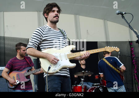 Sydney, Australia. Xvi Apr, 2016. Il Papà di hockey e di arte di dormire eseguire al 2016 Shoreshocked Music Festival che ha avuto luogo a Sydney's St Leonards Park. © Mitchell Burke/Pacific Press/Alamy Live News Foto Stock