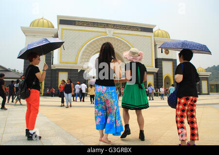 Kuala Lumpur, Malesia. 23 apr, 2016. Malaysia palazzo nazionale è una delle destinazioni turistiche in Malesia. Era la residenza del re della Malesia e il simbolo del sistema della monarchia costituzionale che ha governato il paese. © Raffaza Riau/images/Pacific Press/Alamy Live News Foto Stock